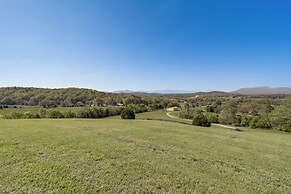 Panoramic Mtn Views: Spacious Tennessee Home!