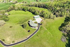 Panoramic Mtn Views: Spacious Tennessee Home!