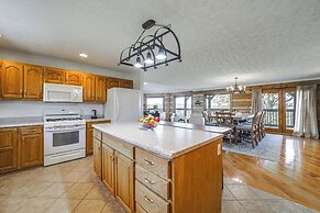 Panoramic Mtn Views: Spacious Tennessee Home!