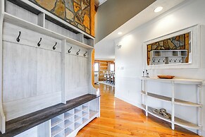 Panoramic Mtn Views: Spacious Tennessee Home!