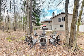 Pet-friendly Pocono Lake Home w/ Private Hot Tub!