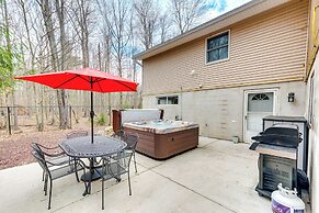 Pet-friendly Pocono Lake Home w/ Private Hot Tub!