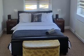 Spacious Luxurious Serviced Accommodation