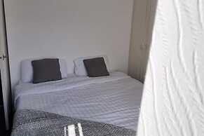 Doncaster-house-sleeps8-parking-garden