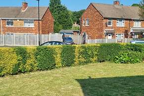 Doncaster-house-sleeps8-parking-garden