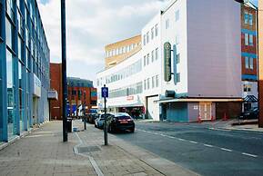 Spacious Urban City Apartment