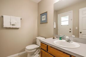 Amanda's Cozy Clear Creek Vacation Home