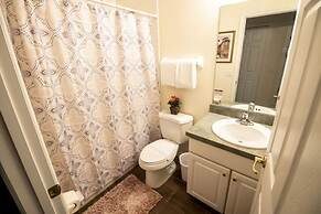 Kevin's Highgate Park Vacation Home