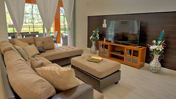 The Stirling Luxury Solterra Vacation Home