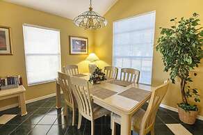 Clifford's Pinewood Estates Vacation Home