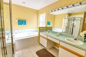 Clifford's Pinewood Estates Vacation Home