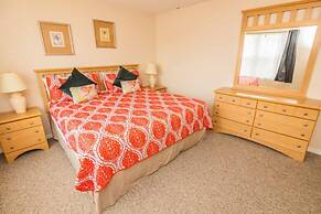 Lynval's Regal Palms Resort Townhome