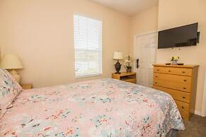 Lynval's Regal Palms Resort Townhome