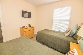 Lynval's Regal Palms Resort Townhome