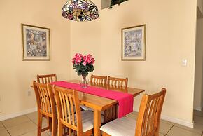 Arler House - Amazing 4 Bed 3 Bath - Private Pool