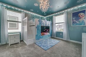 9 Bedroom Family Friendly Retreat - Private Pool