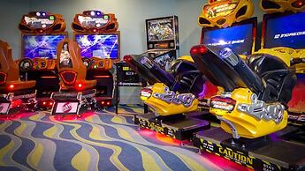 9 Bedroom Family Friendly Retreat - Private Pool