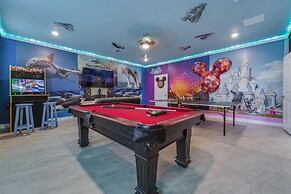 9 Bedroom Family Friendly Retreat - Private Pool