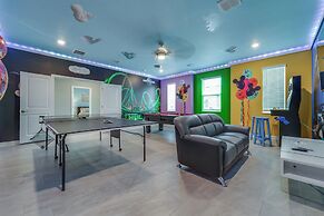 9 Bedroom Family Friendly Retreat - Private Pool