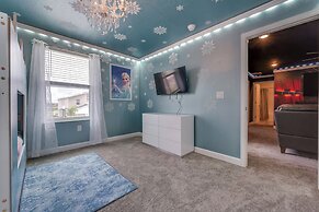 9 Bedroom Family Friendly Retreat - Private Pool