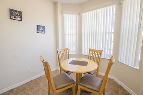 Lake View Townhome Near Disney