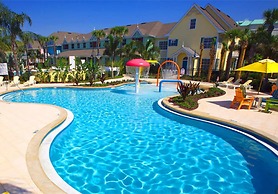 Heng's Runaway Beach Condo