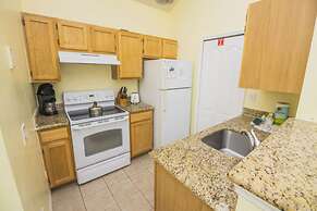 Heng's Runaway Beach Condo