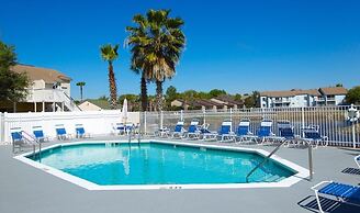 Ricardo's Villas at Island Club Condo