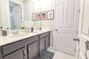 Jodie's Luxury Solara Home