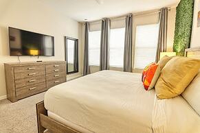 Jodie's Luxury Solara Home