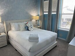 Jodie's Luxury Solara Home