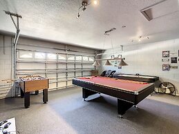 Calabria Villa Near Disney - Pool - Game Room