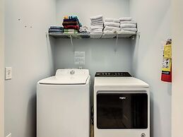 Calabria Villa Near Disney - Pool - Game Room