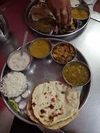 Hotel Thakur Jii Bhopal