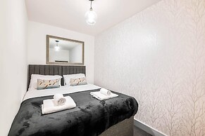 2 Bdr Modern Living in The Old Bank Hse