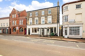 2 Bdr Modern Living in The Old Bank Hse