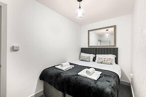 2 Bdr Modern Living in The Old Bank Hse