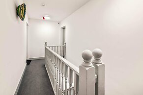 2 Bdr Modern Living in The Old Bank Hse