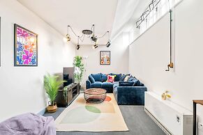 2 Bdr Modern Living in The Old Bank Hse