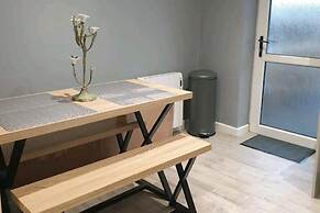 2br-sleeps4-balcony-petsok-parking-ferryside