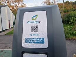 2br-sleeps4-balcony-petsok-parking-ferryside