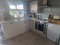 2br-sleeps4-balcony-petsok-parking-ferryside