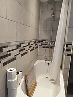 3br-sleeps6-petsok-off Road Parking-garden