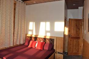 Tulip Flowing River View Bhuntar