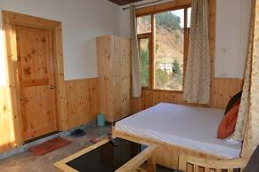 Tulip Flowing River View Bhuntar