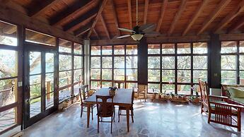 Mango Creek Lodge