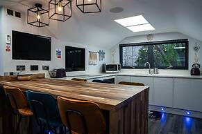 Chestnut Retreat a Stunning Annex Apartment