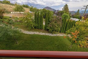 Corner Unit w Large Deck & Amazing View