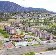 Corner Unit w Large Deck & Amazing View