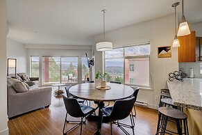 Corner Unit w Large Deck & Amazing View